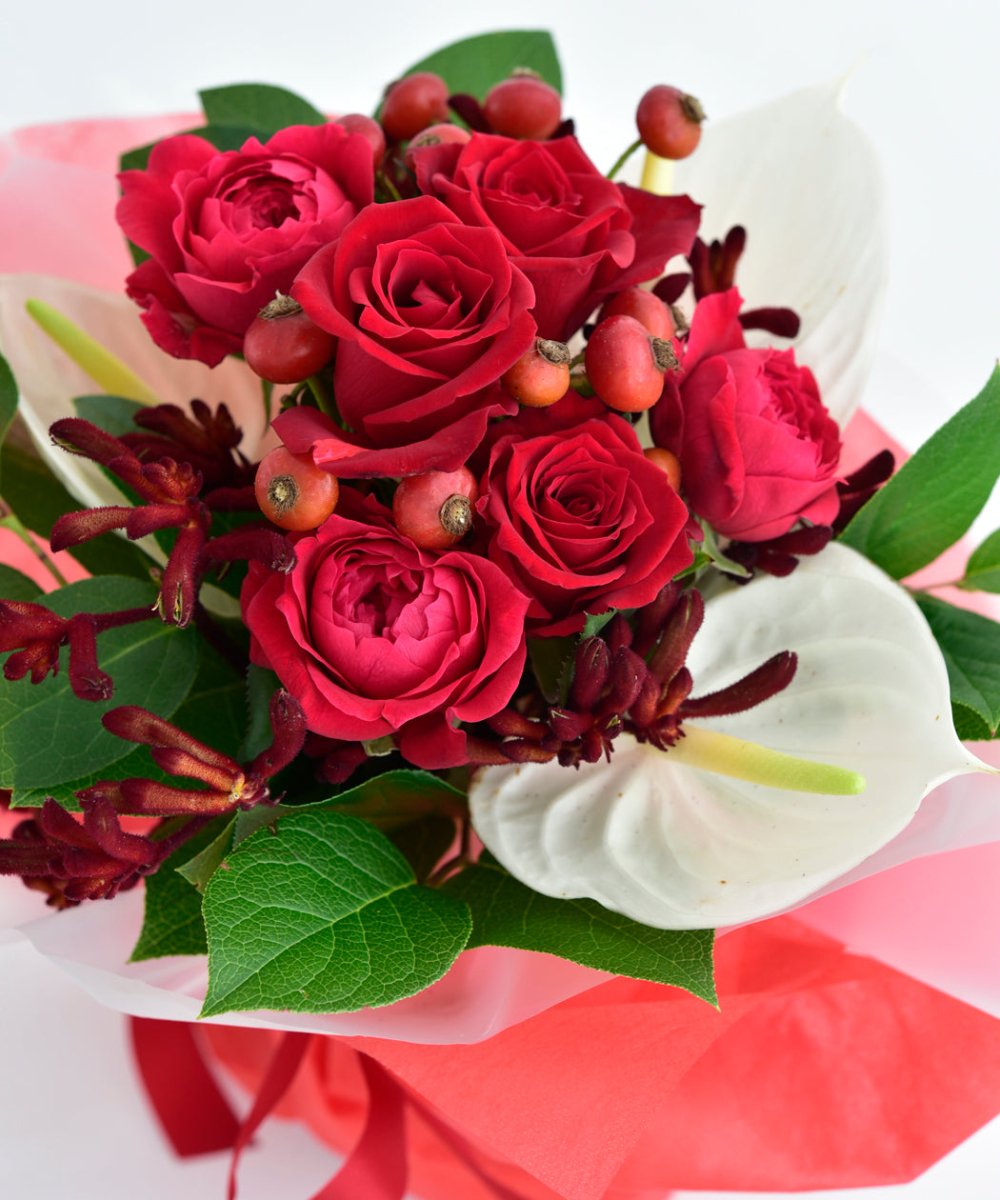 赤バラのウィンターブーケ - 名古屋園芸